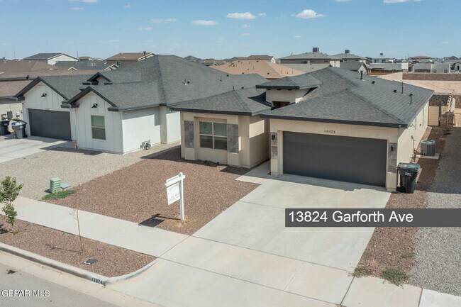 Foto del edificio - 13824 Garforth Ave