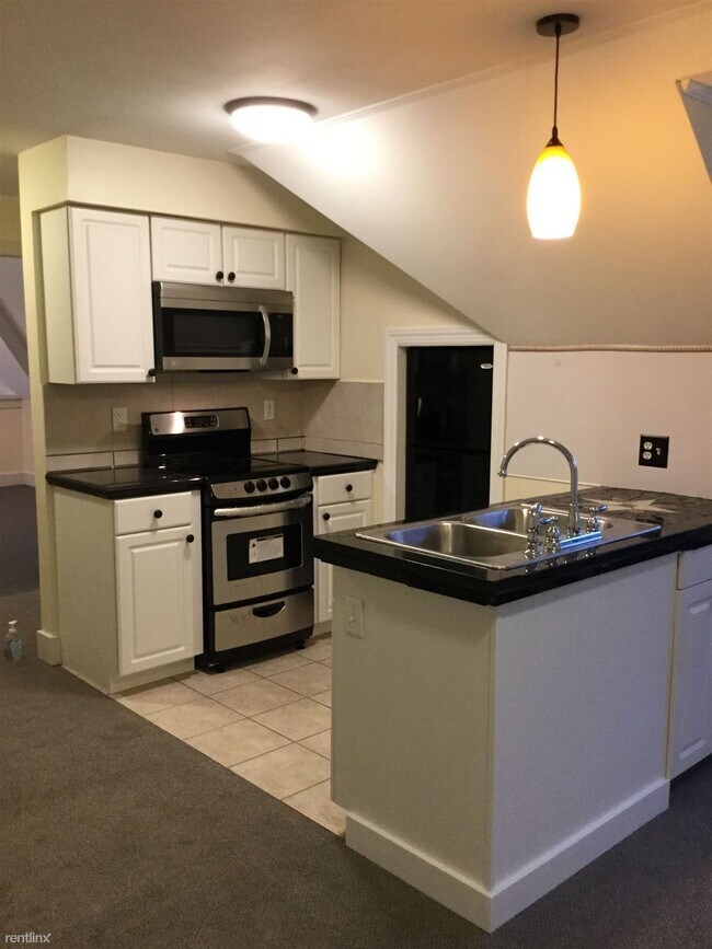 Building Photo - 1 br, 1 bath House - 40 College Ave NE Apt...