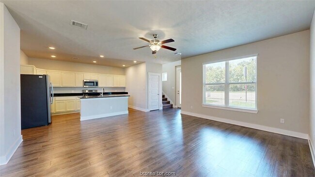 Foto del edificio - 3901 WS Phillips Pkwy