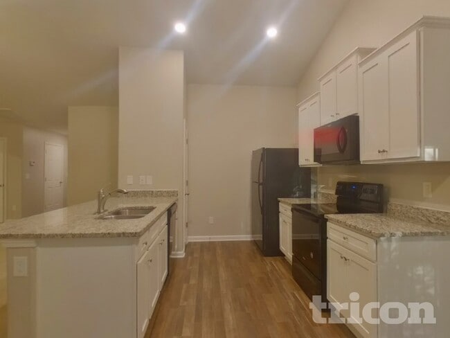 Foto del edificio - 320 Waterstone Dr