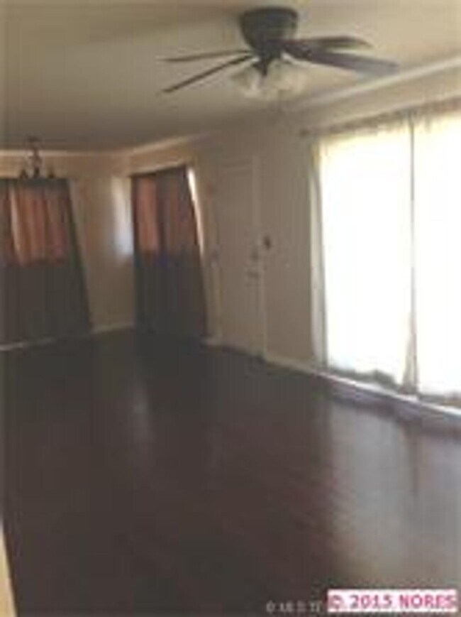 Foto del edificio - Appealing three bedroom home