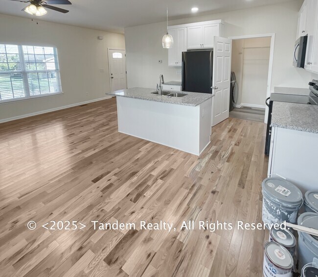 Foto del edificio - 738 Alloway St