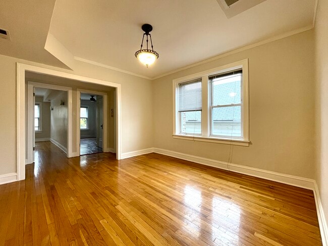 Building Photo - 2839 W Nelson St