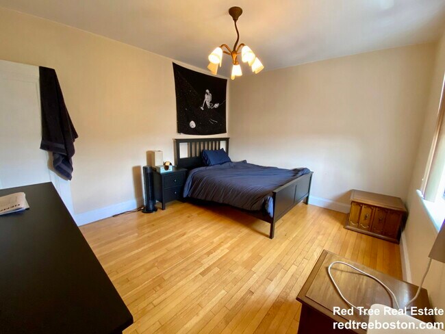 Foto del edificio - 137 Englewood Ave