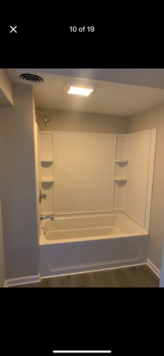 Building Photo - 639 E Middle St