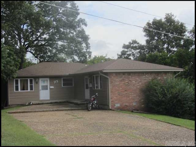 Primary Photo - 715 W M Ave