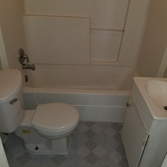 Bathroom - 23 N Boston Ave
