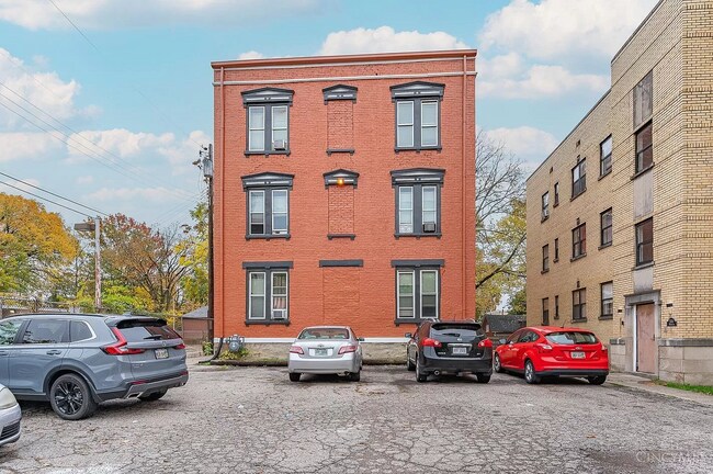 Exterior - 2338 Kemper Ln