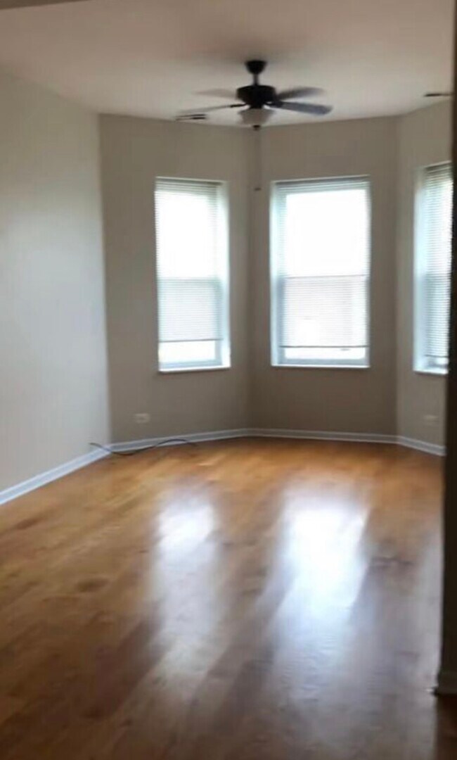 Foto del edificio - 2645 W Haddon Ave
