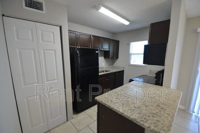 Foto del edificio - 2771 L B McLeod Rd