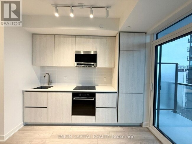 Photo du bâtiment - 110 Broadway Ave