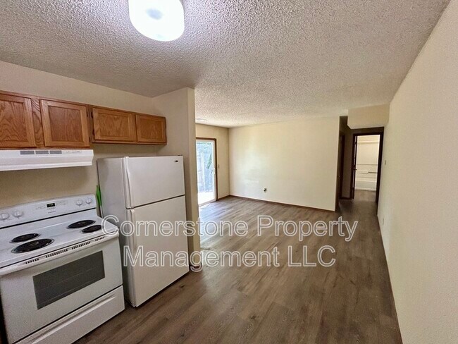 Foto del edificio - 817 Maple Ln