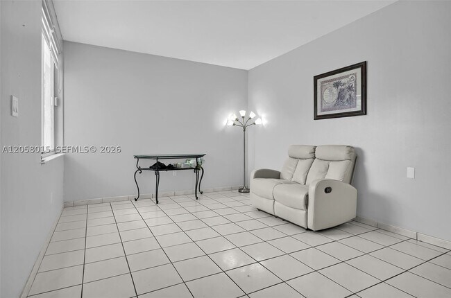 Foto del edificio - 9177 Fontainebleau Blvd