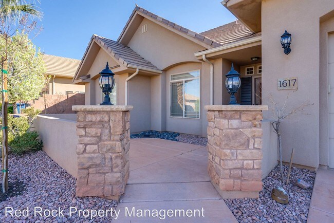Building Photo - 1617 S Aspen Way