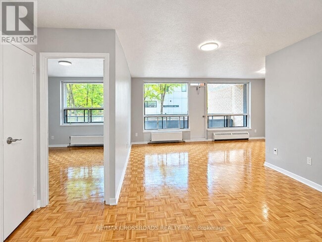 Building Photo - 363 Lakeshore Rd E