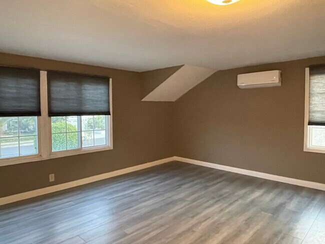 Studio Space - 8301 Lambert Dr