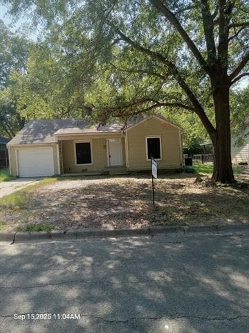 Building Photo - 1012 Pecan Ave
