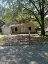 Building Photo - 1012 Pecan Ave