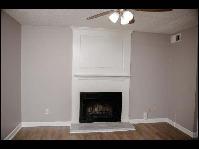 Building Photo - 715 S Valentine St