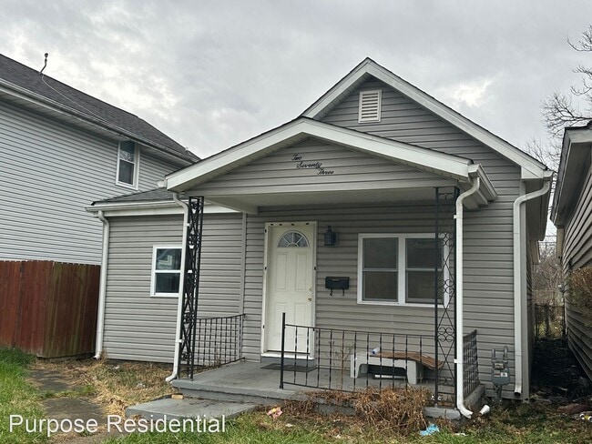 Building Photo - 2 br, 1 bath House - 273 S. Oakley Avenue