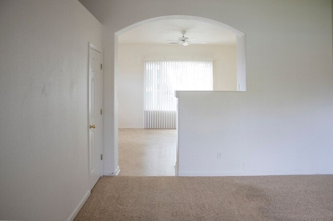 Foto del edificio - 3 bed 2 bath in Cimarron Wingfield Springs