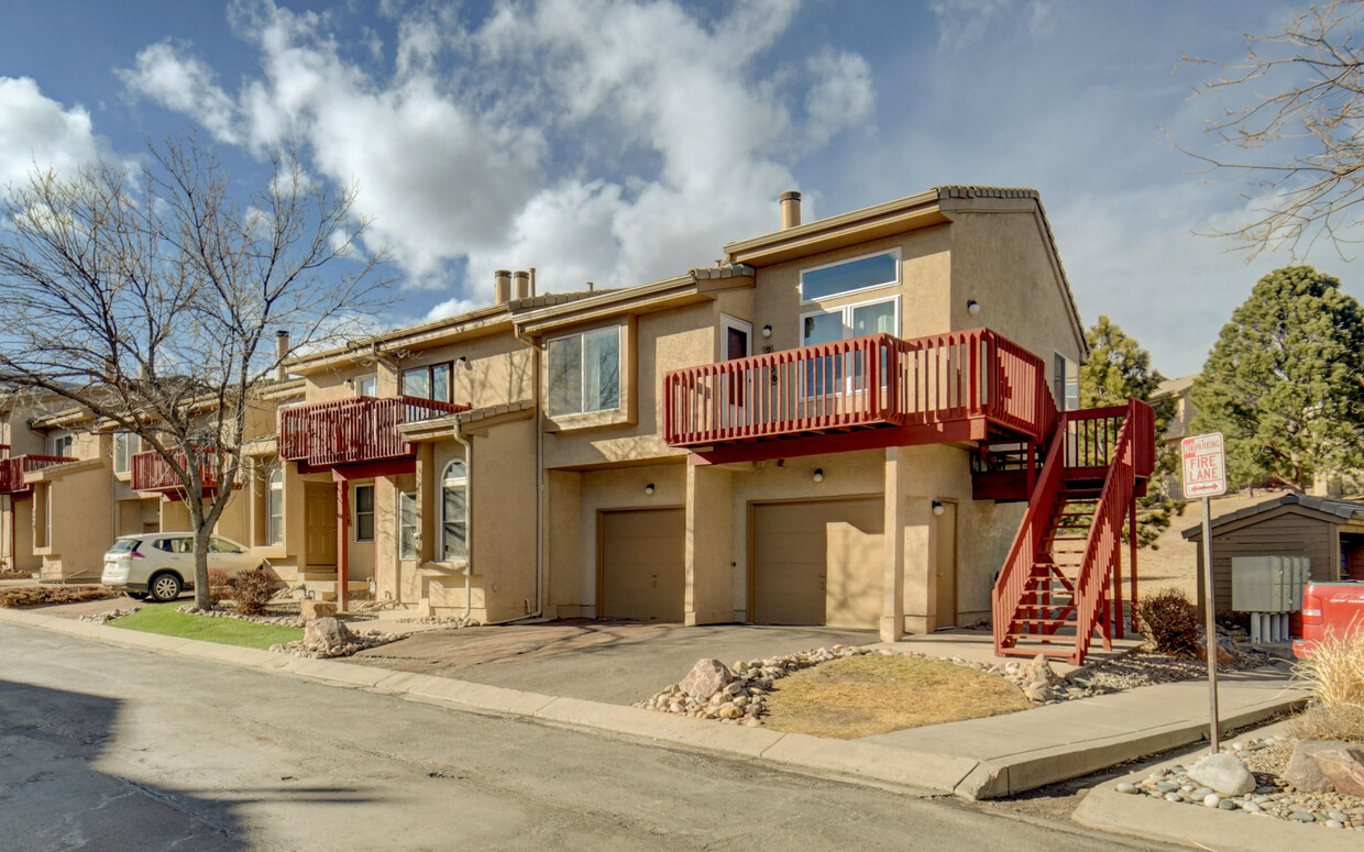 Primary Photo - 2056 Bristlecone Dr