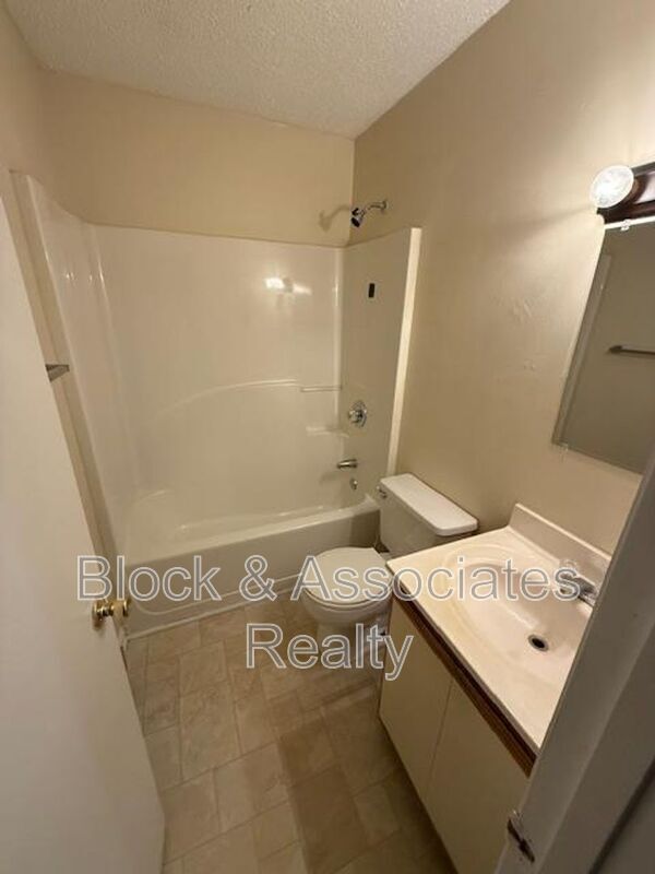 Foto del edificio - 119 Reece Ct