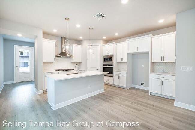 Foto del edificio - 4 br, 3.5 bath House - 2613 S Horatio Ave #1