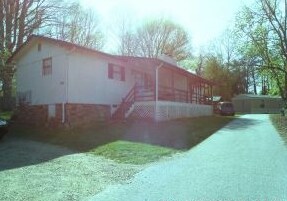 Foto del edificio 2 - 160-166 Avery Creek Rd