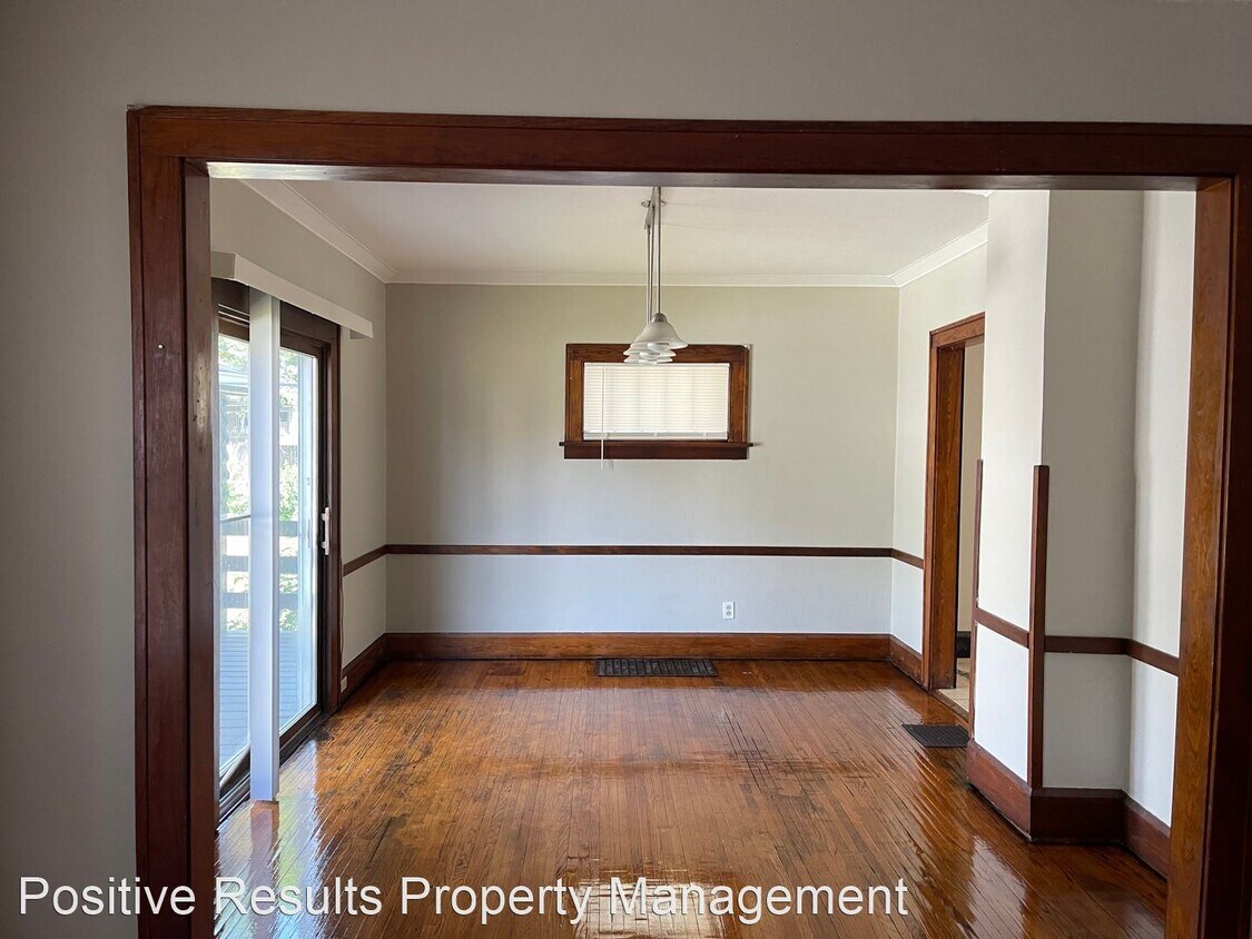 Building Photo - 3 br, 1 bath House - 914 15th Ave