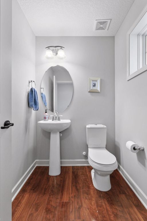 Foto del edificio - 3449 Chestnut Ln