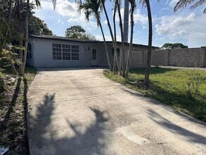 Building Photo - 2850 N 62nd Ave
