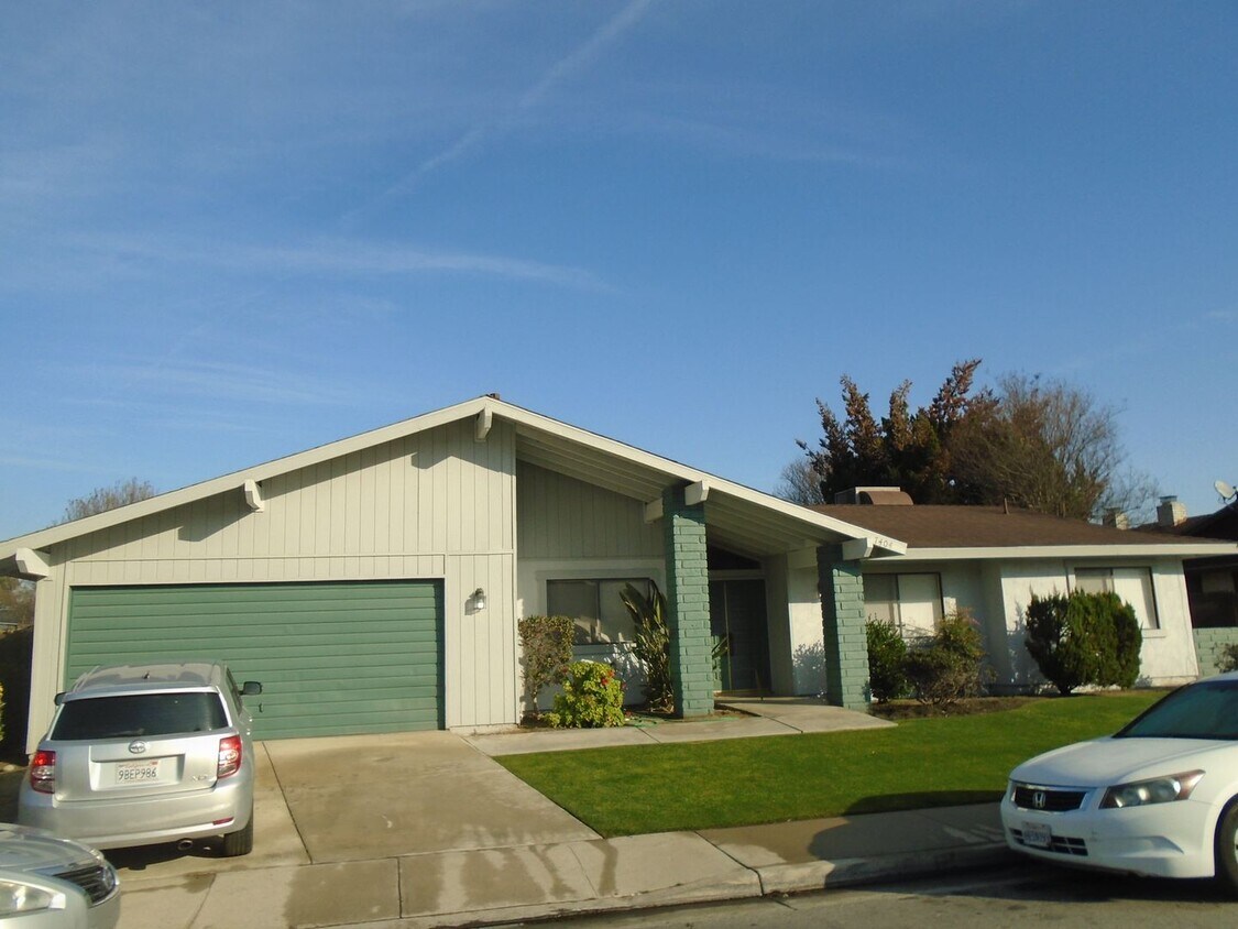 7404 Stockdale Hwy Unit C, Bakersfield, CA 93309 Room for Rent in Bakersfield, CA