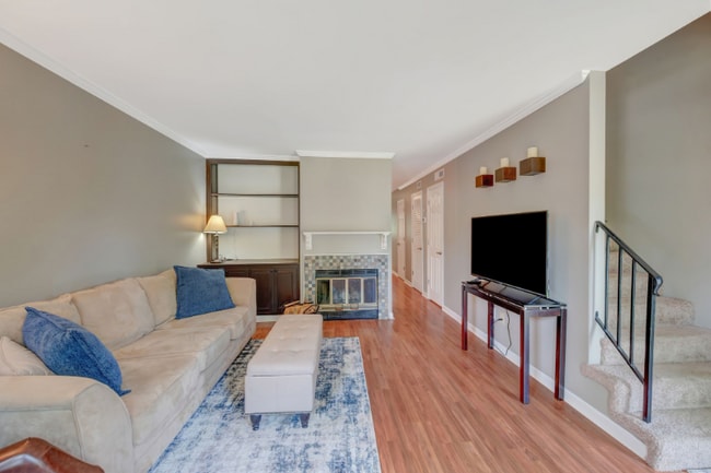 Foto del edificio - 211 Brattlesboro Pl