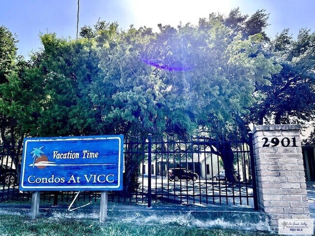 Foto del edificio - 6744 Central Blvd