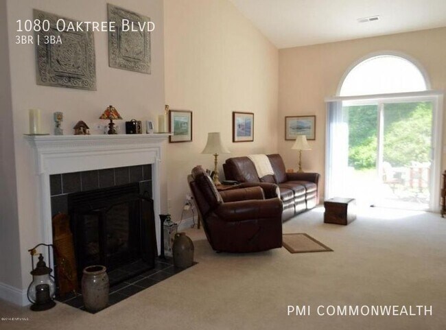 Foto del edificio - 1080 Oak Tree Blvd NW