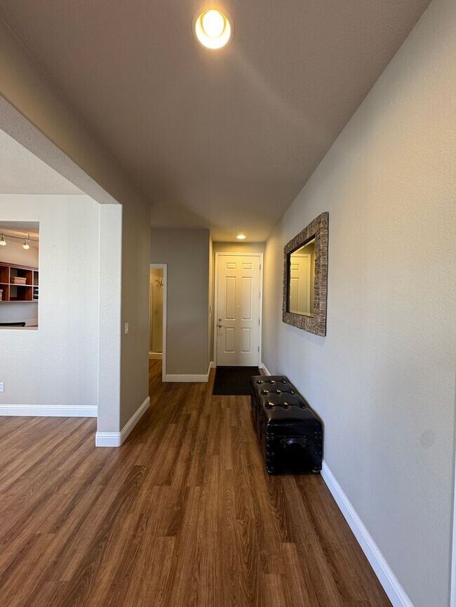 Foto del edificio - Fully Furnished South Reno Home | 3 Bed + Office | Mountain Views