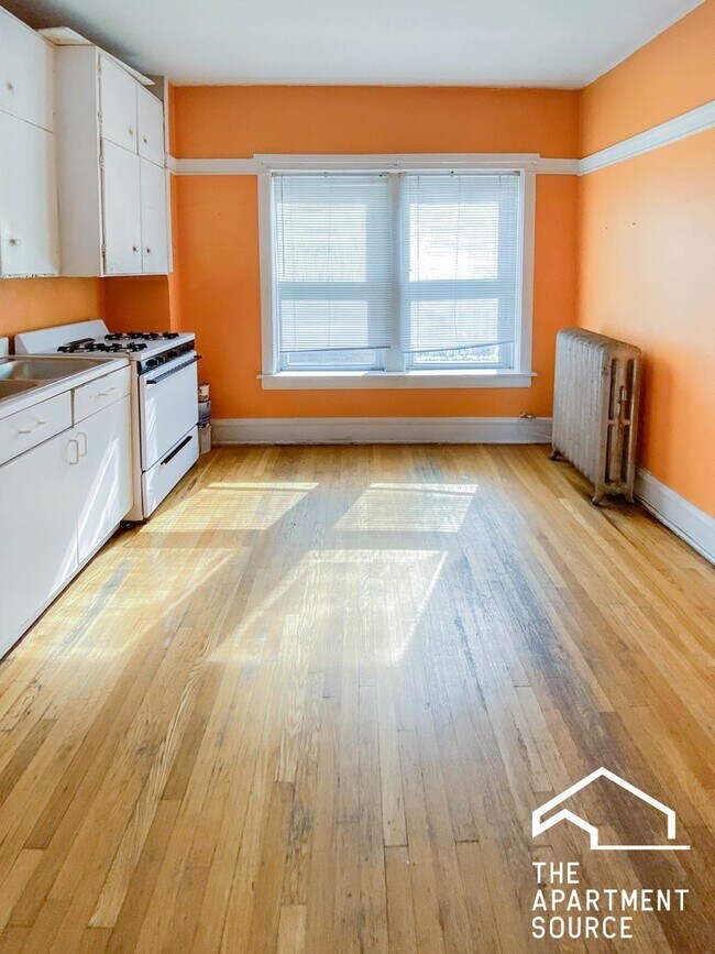 Building Photo - 5131 N Wolcott Ave
