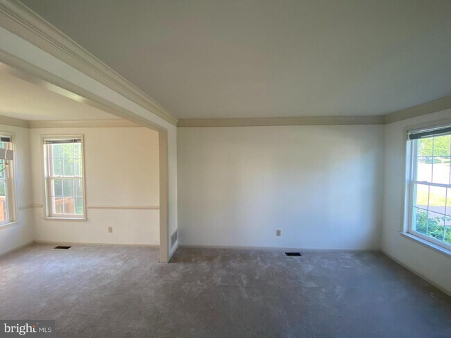 Foto del edificio - 519 Larkins Bridge Dr