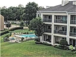 Foto del edificio - 12800 Melville Dr