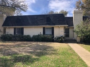 Building Photo - 10549 Barrywood Dr