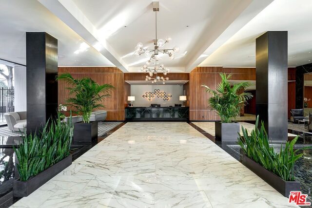 Foto del edificio - 1100 Alta Loma Rd