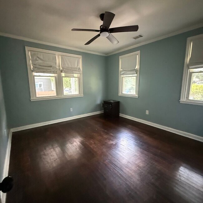 Foto del edificio - 1356 Almont Dr SW