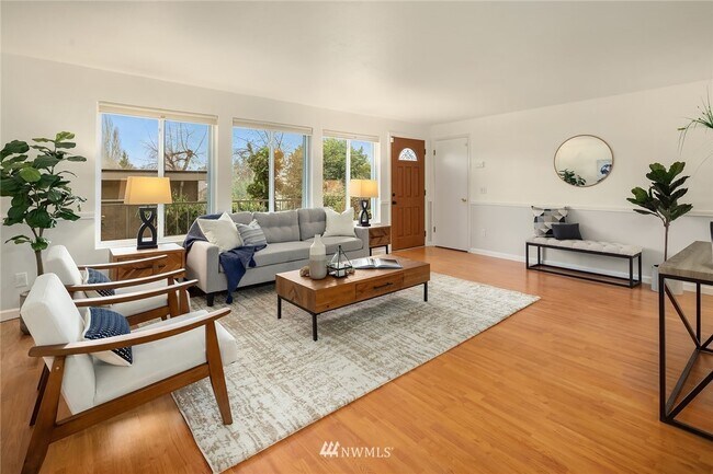 Foto del edificio - 7064 35th Ave NE