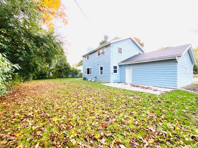 Building Photo - 1400 S Bartell Dr