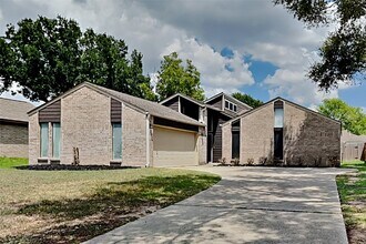 Building Photo - 6230 Billington St
