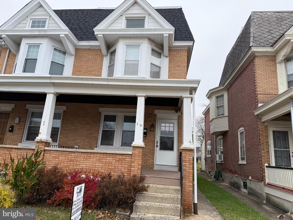 Primary Photo - 15 E Brown St