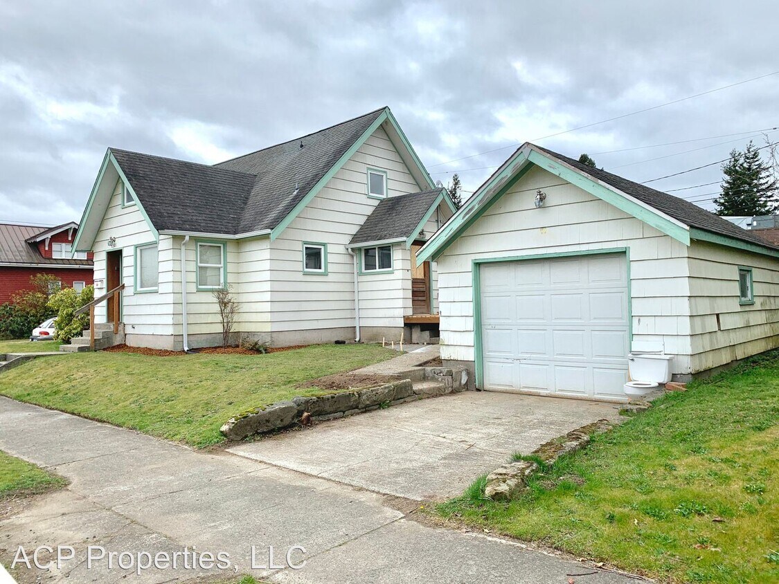 3 br, 1.5 bath House 2501 Kulshan St. House Rental in Bellingham