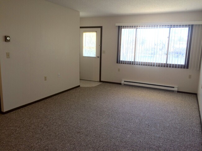 Building Photo - 310 Sherburn St