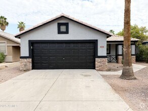 Building Photo - 1424 E Binner Dr